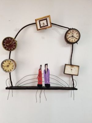 sculptures,bois flotté,vieux réveil mécanique,bertrand thomassin,galerie Résonances,Le Tréport