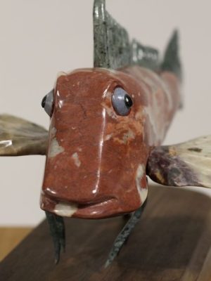 Grondin volant, sculpture de marbre de caunes Minervois,marbre multicolore de laruns,marbre vert de Gênes,Carzo,galerie résonances,le tréport