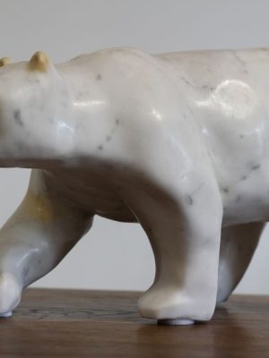 ours,marbre de carrare,sculpture,carzo,galerie résonances,le tréport